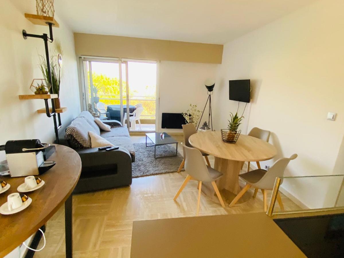 Appartement Cote D'Azur Plage - Piscine - Tennis Villeneuve-Loubet Bagian luar foto
