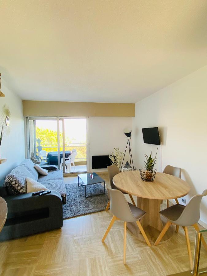 Appartement Cote D'Azur Plage - Piscine - Tennis Villeneuve-Loubet Bagian luar foto